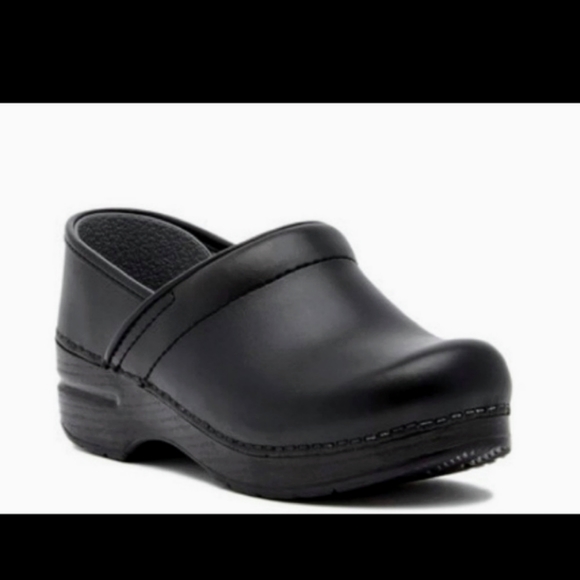 dansko professional black oiled